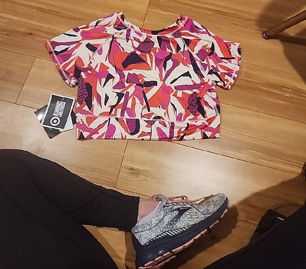 Multicolor Abstract Crop Top - Picture 3 of 3
